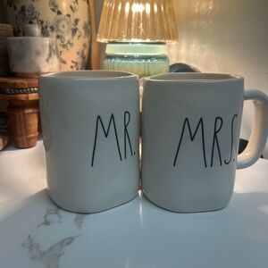 Rae Dunn MR. & MRS, Set of Cream Mugs